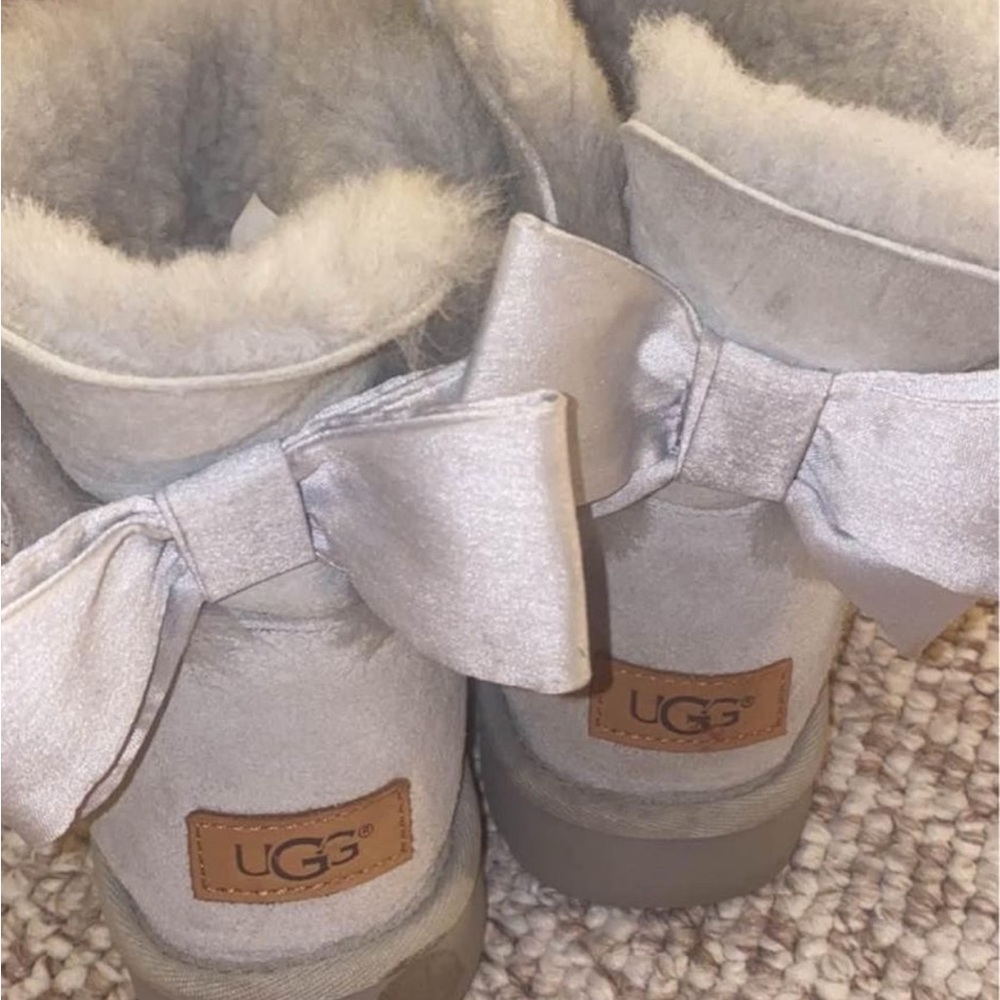 Gray bailey bow ugg